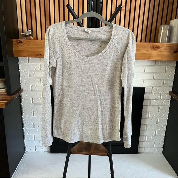 Victoria Secret PINK Grey Waffle Long Sleeve - Picture 1 of 4